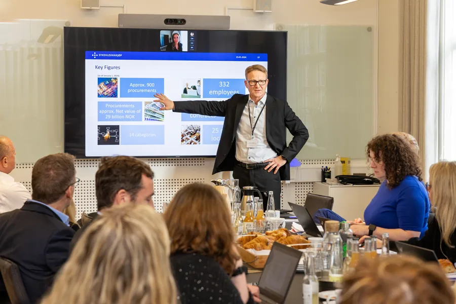 En person som holder en presentasjon