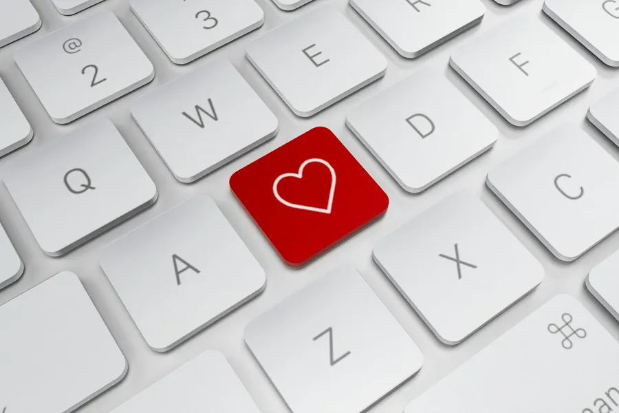 Et nærbilde av et tastatur