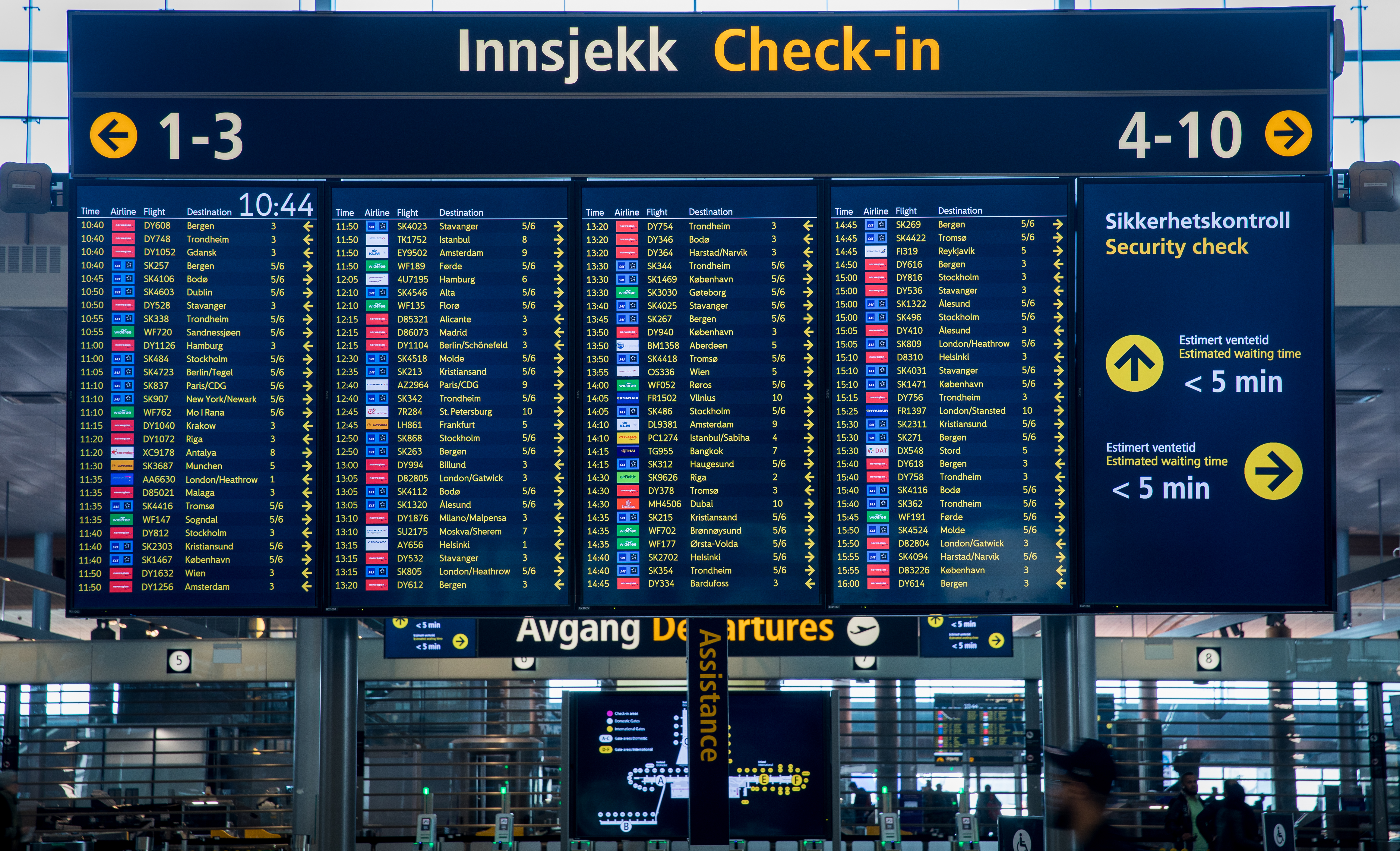 Illustrasjonsbilde av en avgangstavle på flyplass.